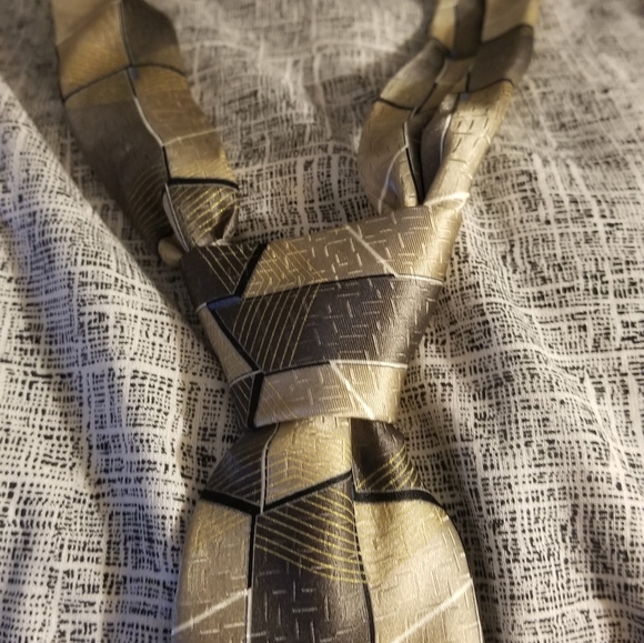 Stafford Pre Tied Golden Tie - Picture 1 of 3